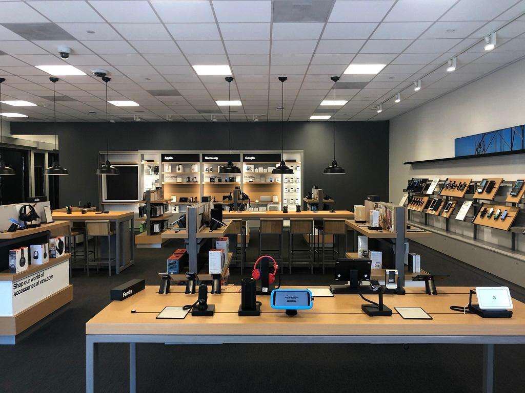 Verizon | 12603 Towne Center Dr, Cerritos, CA 90703, USA | Phone: (562) 809-5650