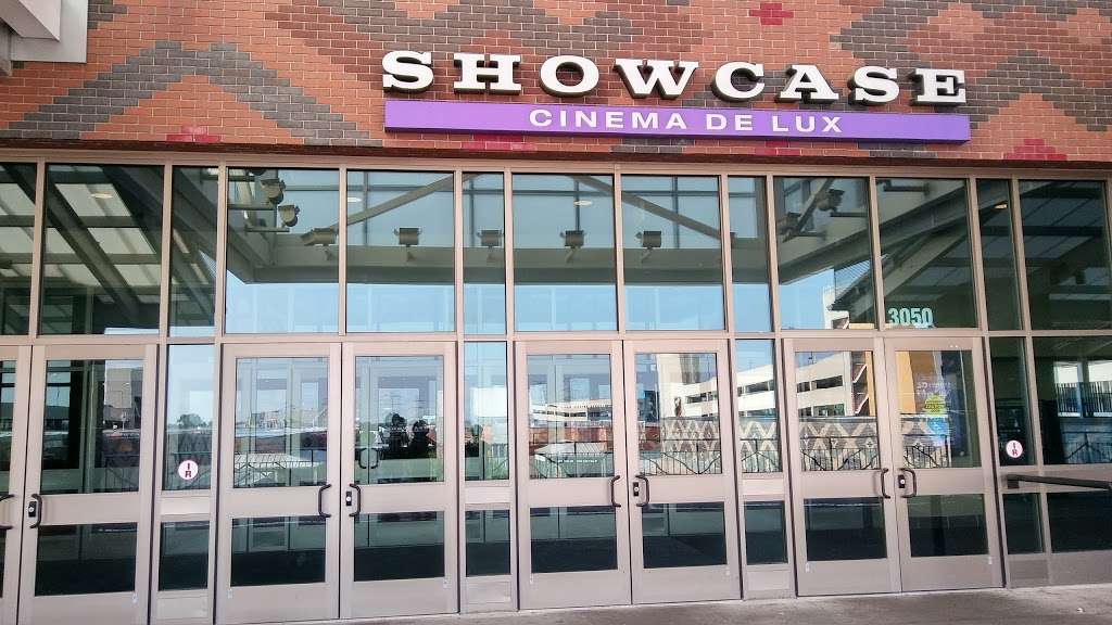 Showcase Cinema de Lux Ridge Hill | 29 Fitzgerald Street, Yonkers, NY 10710, USA | Phone: (800) 315-4000