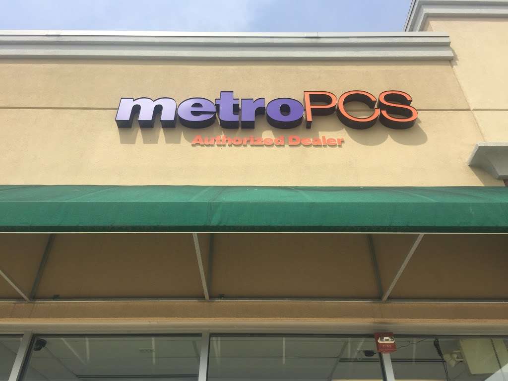 Metro by T-Mobile | 4263 W 167th St, Country Club Hills, IL 60478, USA | Phone: (708) 206-1455