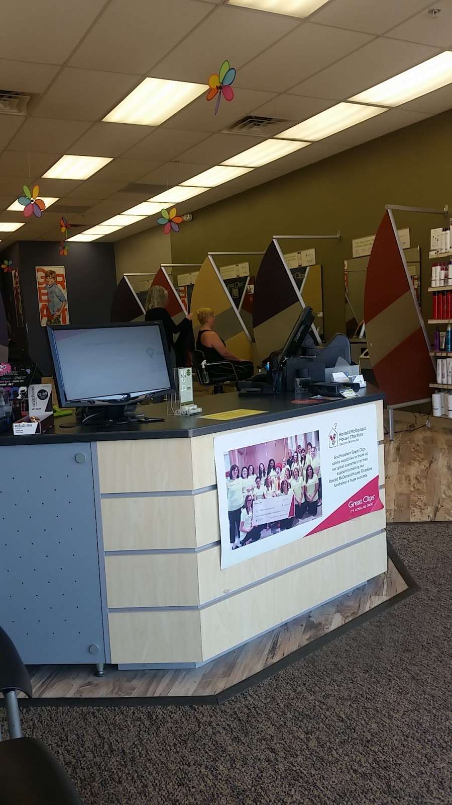 Great Clips | 1823 E Geneva St Ste D, Delavan, WI 53115 | Phone: (262) 740-1111