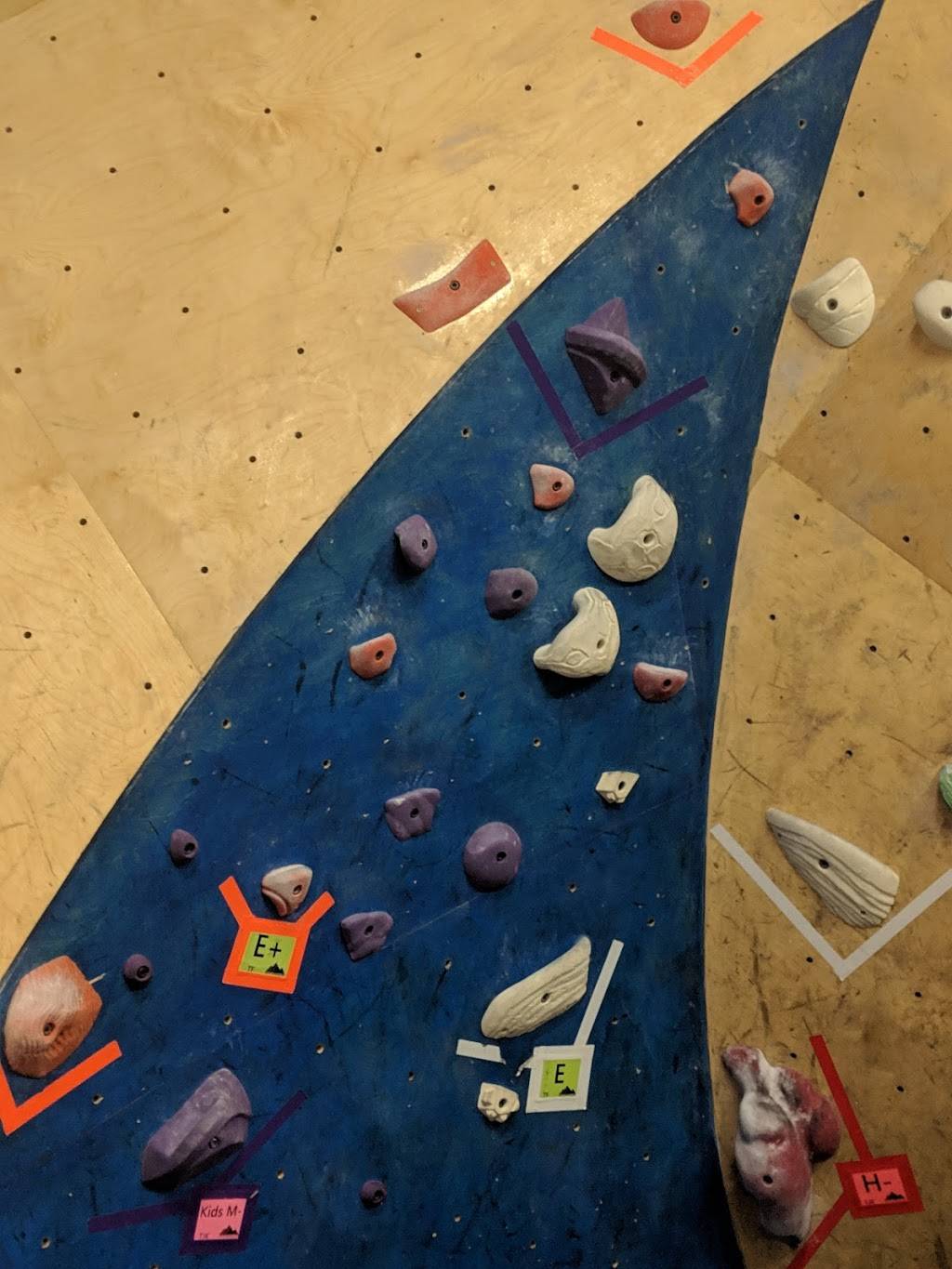 Denver Bouldering Club South | 4131 S Natches Ct Unit E Unit E, Sheridan, CO 80110, USA | Phone: (720) 638-2767