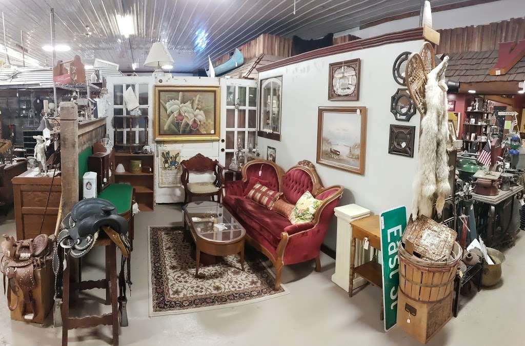 Upscale Junk & Antiques | 23478 US-31, Cicero, IN 46034, USA | Phone: (317) 801-0200