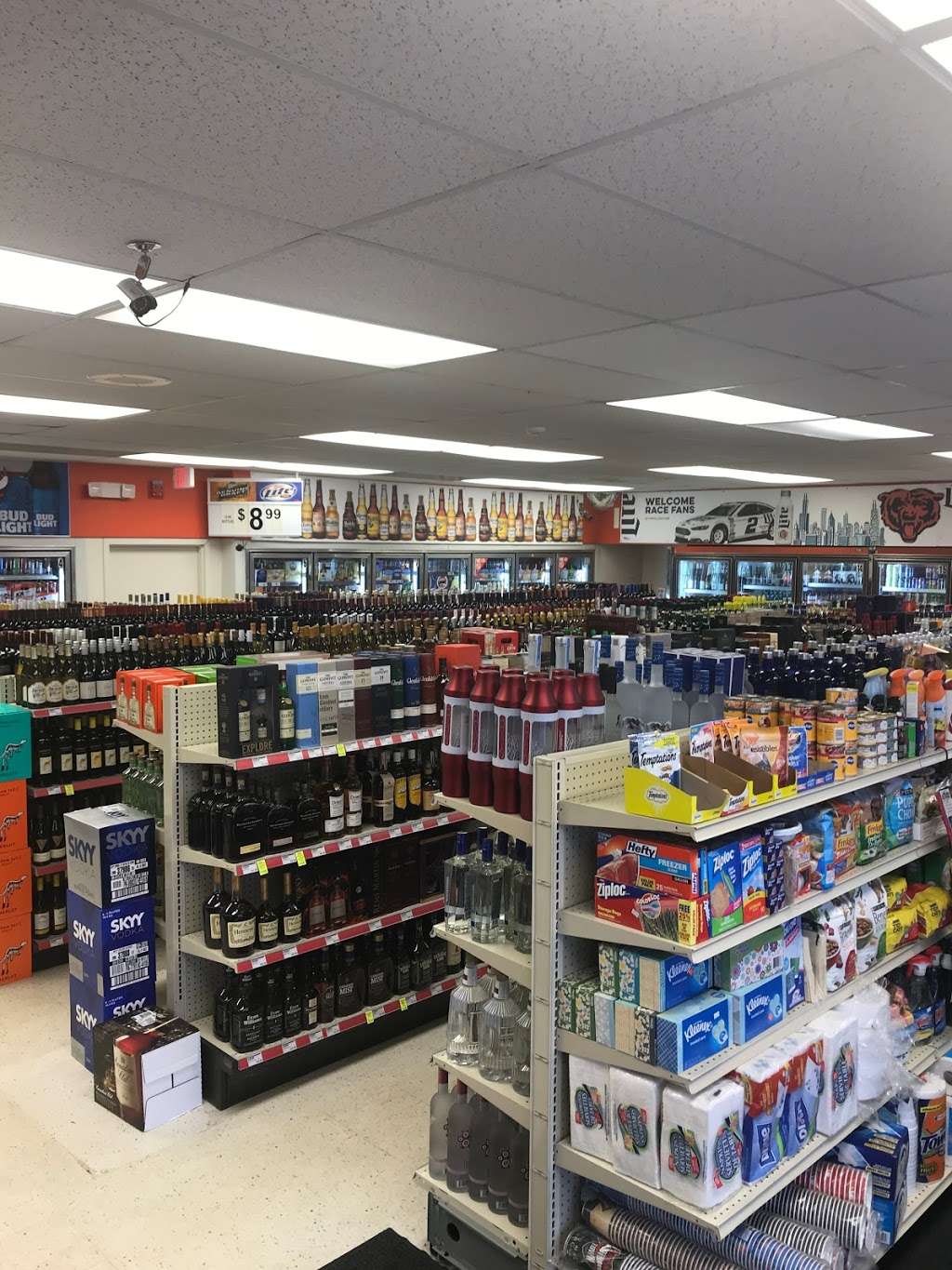 ROYAL LIQUOR | 26W211 Geneva Rd, Wheaton, IL 60187, USA | Phone: (630) 653-5555