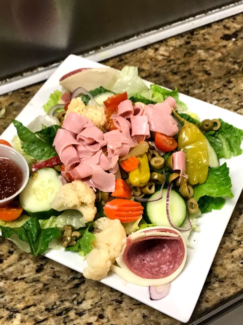 Annas Italian Restaurant | 150 Old Fair Grounds Way, Kilmarnock, VA 22482, USA | Phone: (804) 435-8960