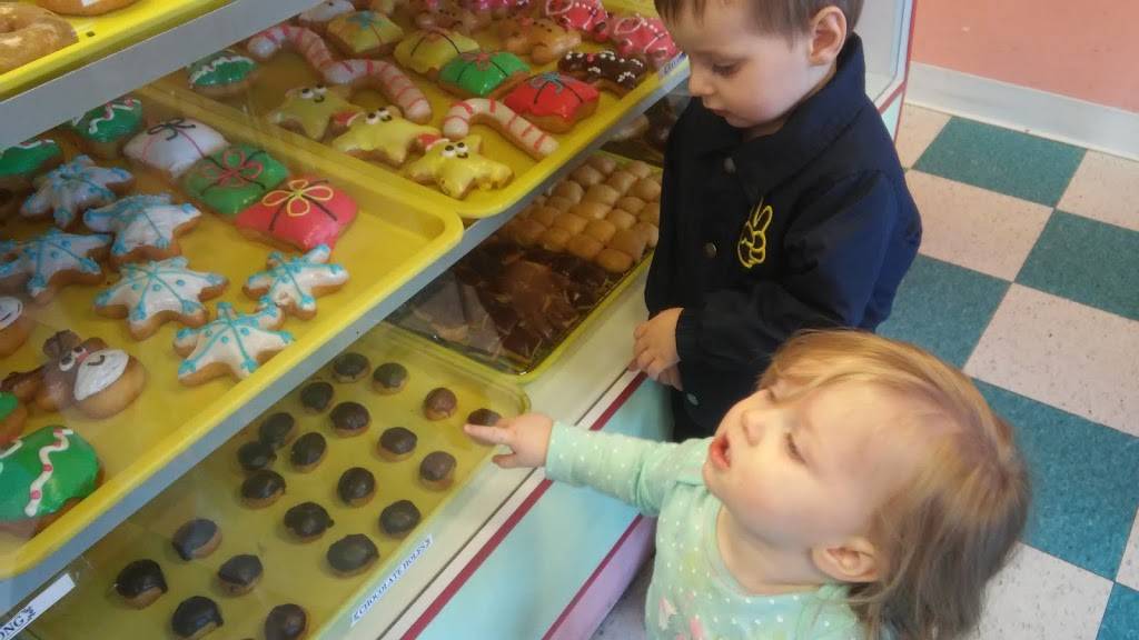 Paradise Donuts | 9675 Riverside Pkwy, Tulsa, OK 74137, USA | Phone: (918) 236-6212