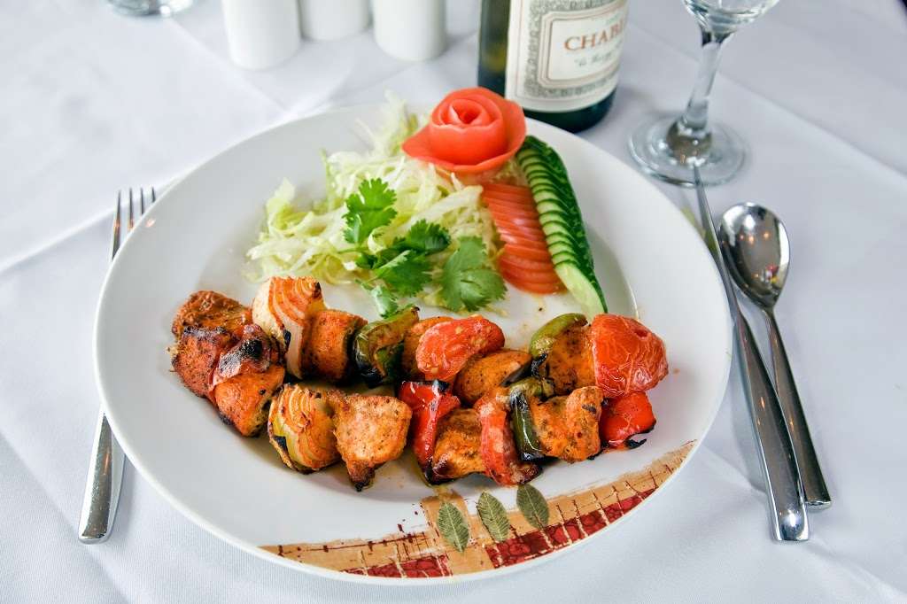 Tarana Bar & Restaurant | Tarana Bar & Restaurant, Selsfield Road, Turners Hill, Crawley RH10 4PP, UK | Phone: 01342 716363