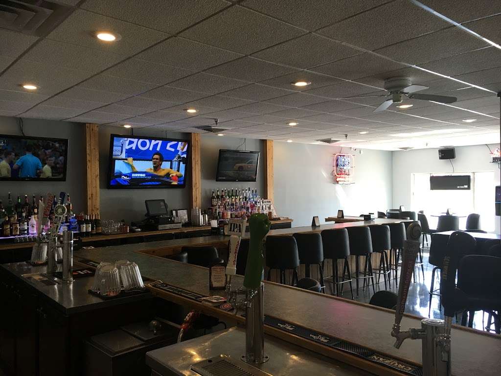 Chrissys Gaming Bar & Grill | 552 N Gary Ave, Carol Stream, IL 60188, USA | Phone: (630) 765-7131