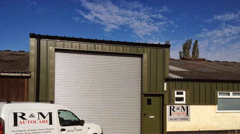 R & M Autocare Ltd | Unit 16/17 Hollybush Business Centre, Shipley Bridge Lane, Copthorne RH6 9TL, UK | Phone: 01342 719995