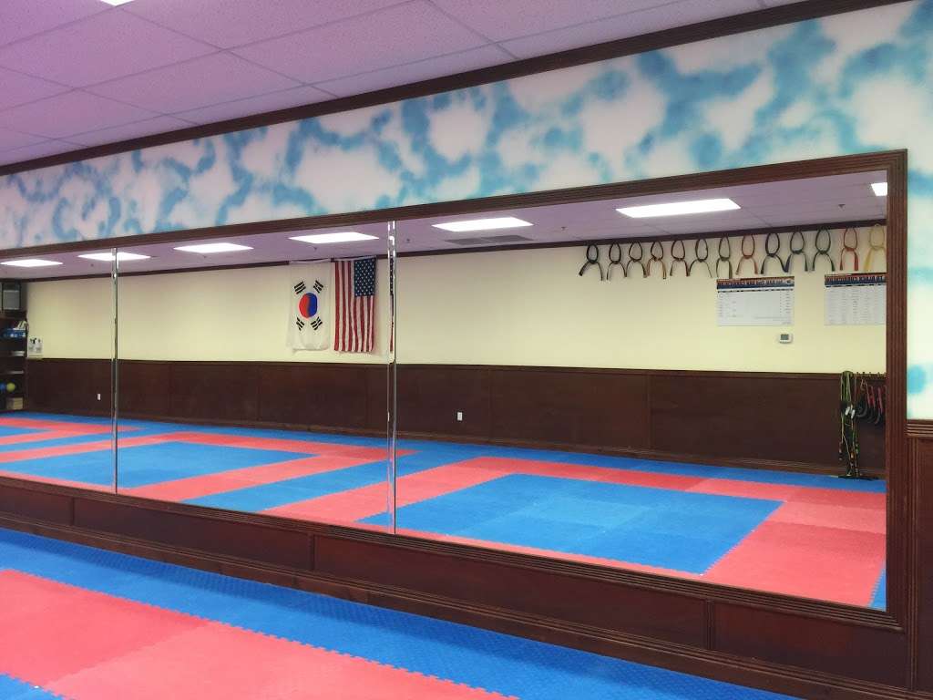 Master Yoons Champions Taekwondo Inc | 35A Eisenhower Pkwy, Roseland, NJ 07068, USA | Phone: (973) 364-1122