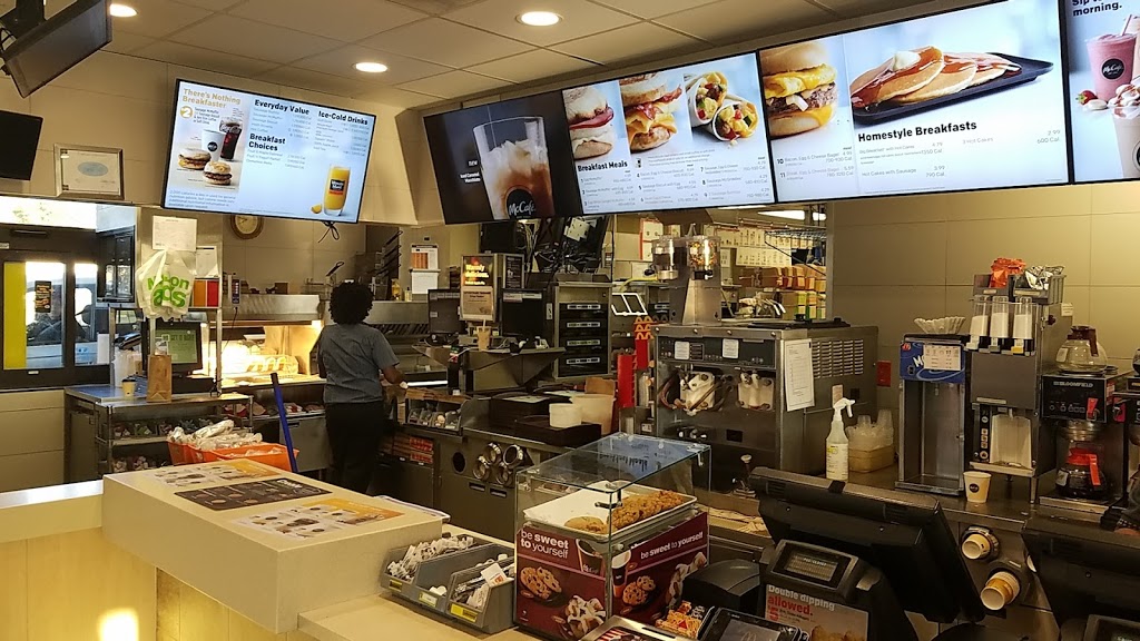 McDonalds | 5125 Douglas Ave, Racine, WI 53402, USA | Phone: (262) 681-9962