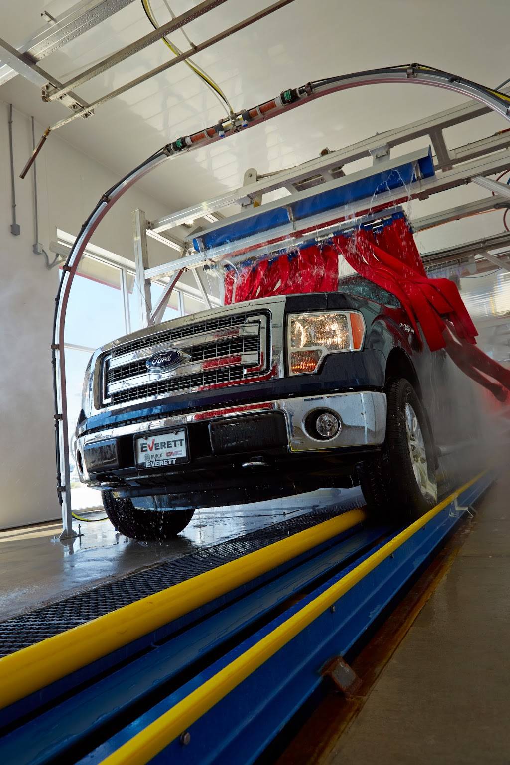 WhiteWater Express Car Wash | 5521 S Cooper St, Arlington, TX 76017, USA | Phone: (682) 232-1823