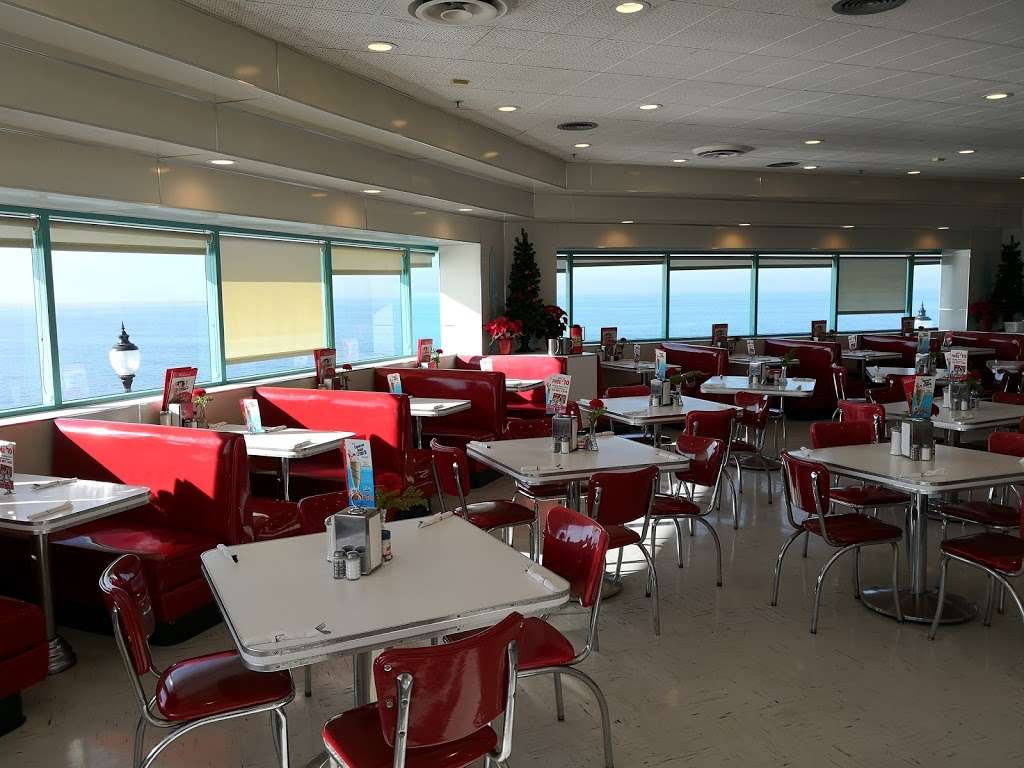 Rubys Diner | 1 Main St #1, Huntington Beach, CA 92648 | Phone: (714) 969-7829