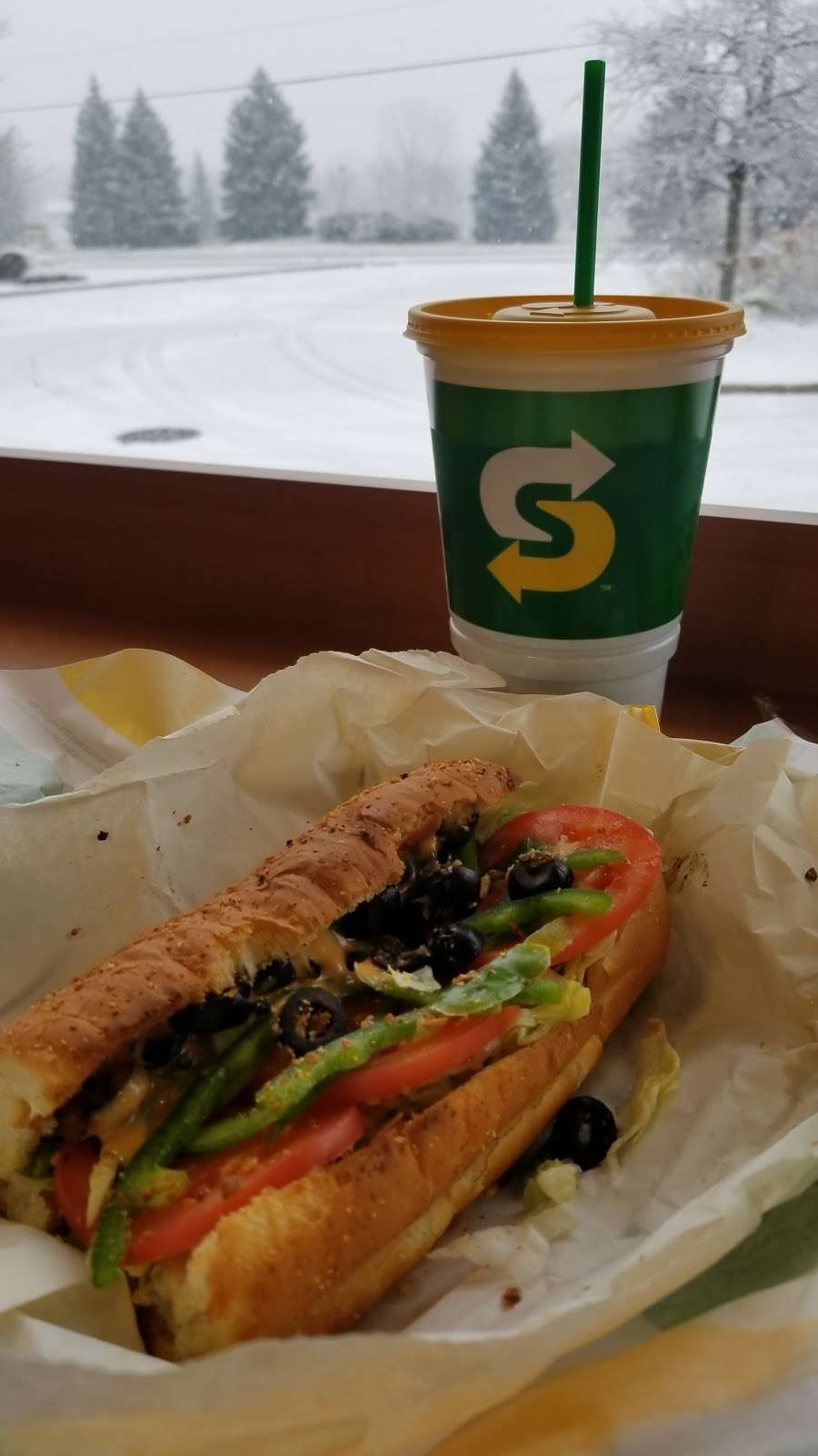 Subway Restaurants | 1024 McHenry Ave Suite J, Crystal Lake, IL 60014 | Phone: (815) 455-8322