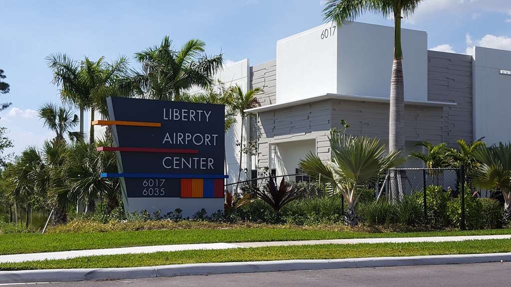 Liberty Airport Center | 6017-6035 Southern Blvd, West Palm Beach, FL 33413