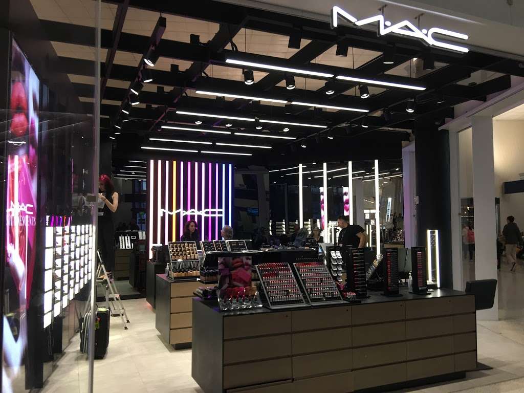 MAC | 201 World Way, Los Angeles, CA 90045, USA