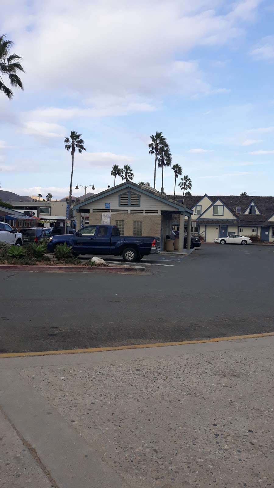 Public restroom on Ventura beach | 1140 S Seaward Ave, Ventura, CA 93001, USA