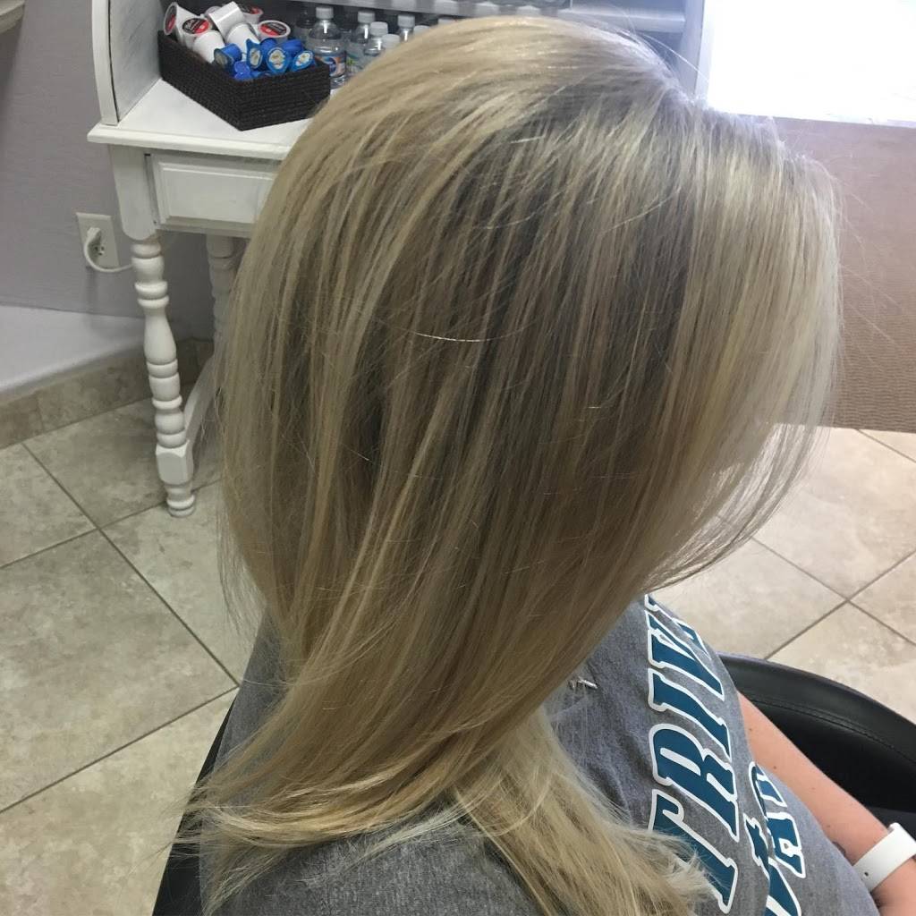 Round Brush Salon | 930 E Warner Rd #26, Chandler, AZ 85225, USA | Phone: (602) 705-4746