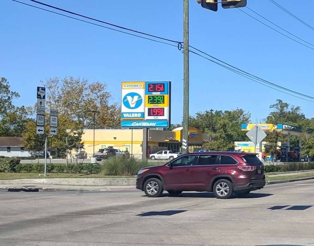 Valero | 502 N Cleveland St, Dayton, TX 77535, USA