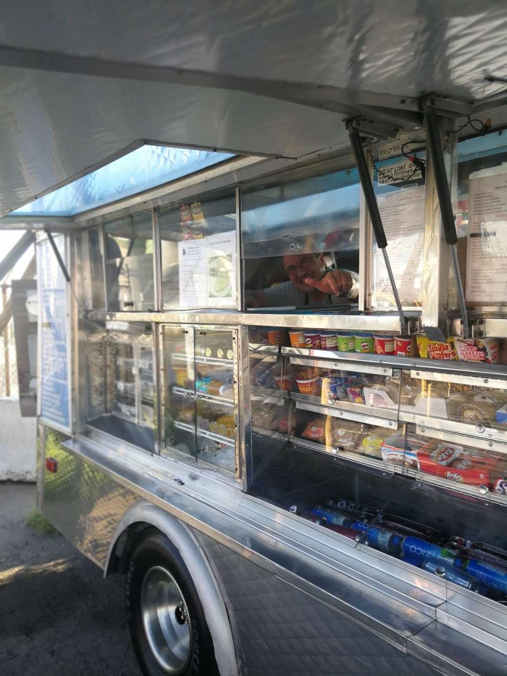 Chris Lunch Truck | Newark, NJ 07114, USA