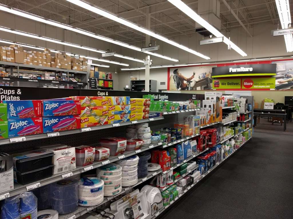 Staples | 1130 S Canal St, Chicago, IL 60607, USA | Phone: (312) 588-0924