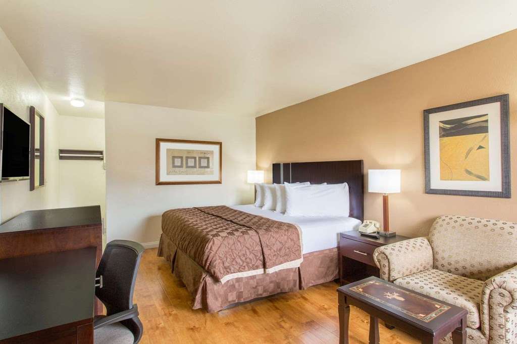 Travelodge by Wyndham Las Vegas Airport No/Near The Strip | 5075 Koval Ln, Las Vegas, NV 89119 | Phone: (702) 736-3600