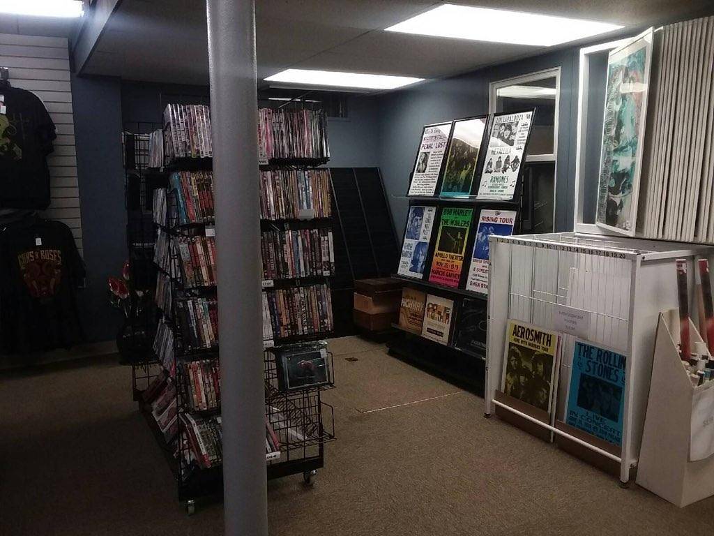 Mad Bad Music Dungeon | 36 S Baltimore St, Dillsburg, PA 17019, USA | Phone: (717) 502-7280