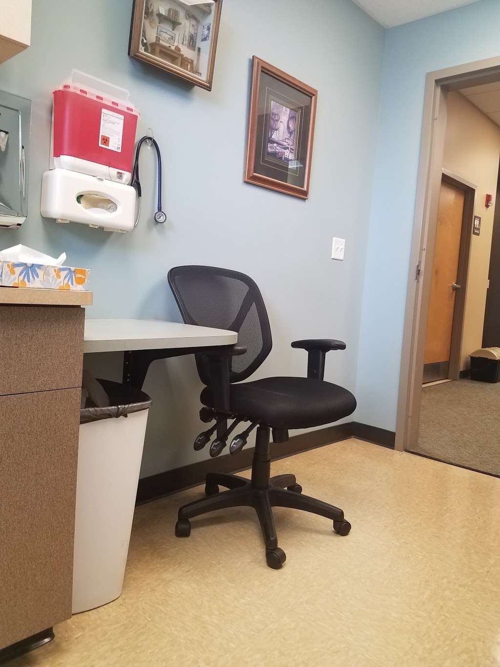 Lawrence Family Practice Center | 4951 W 18th St, Lawrence, KS 66047, USA | Phone: (785) 841-6540