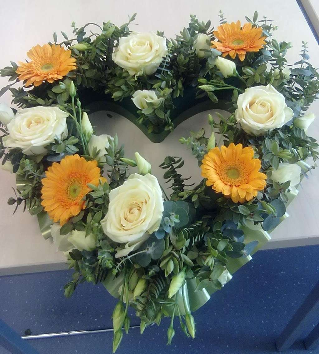 The Little Flower Shop | 30 New Park Rd, London SW2 4UN, UK | Phone: 07956 335922