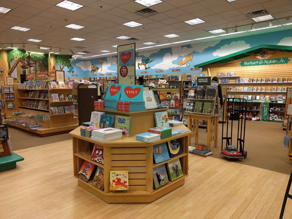 Barnes & Noble | 14347 W Colfax Ave, Golden, CO 80401, USA | Phone: (303) 215-9060