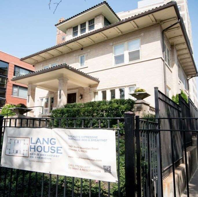 Lang House B&B Chicago | 7421 N Sheridan Rd, Chicago, IL 60626, USA | Phone: (773) 764-9851