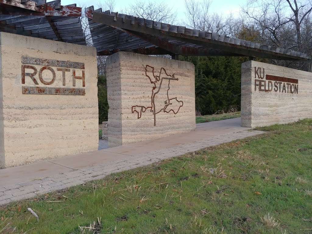 Roth Trailhead | E 1600 Rd, Lawrence, KS 66044, USA