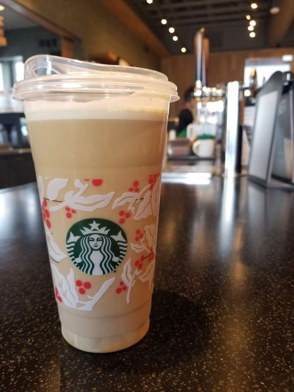 Starbucks | 885 S Rochester St Suite 100, Mukwonago, WI 53149 | Phone: (262) 363-0727