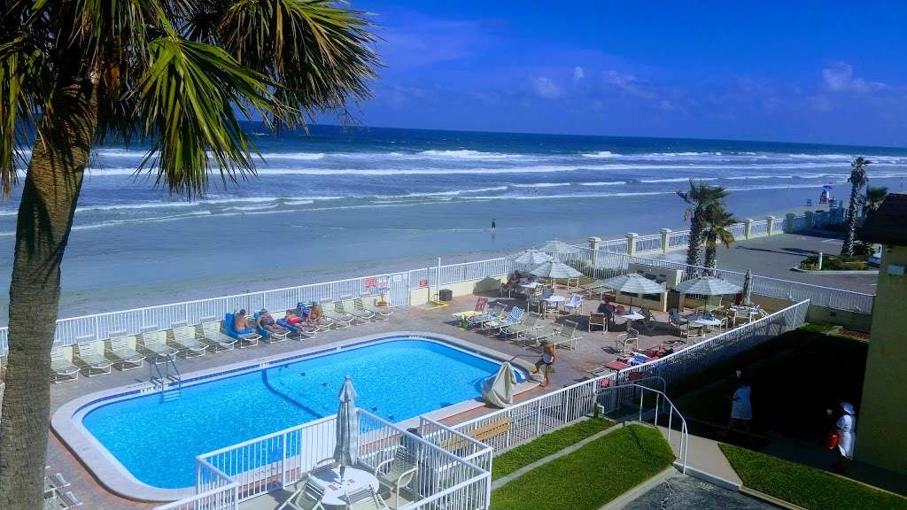 Bluegreen Fantasy Island Resort II | 3175 S Atlantic Ave, Daytona Beach, FL 32118, USA | Phone: (386) 788-2928