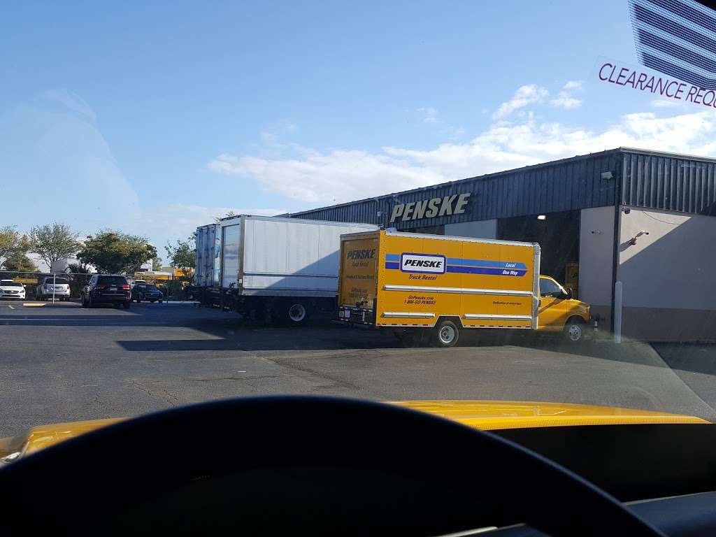 Penske Truck Rental | 3788 Interstate Park Way, Riviera Beach, FL 33404, USA | Phone: (561) 844-4640