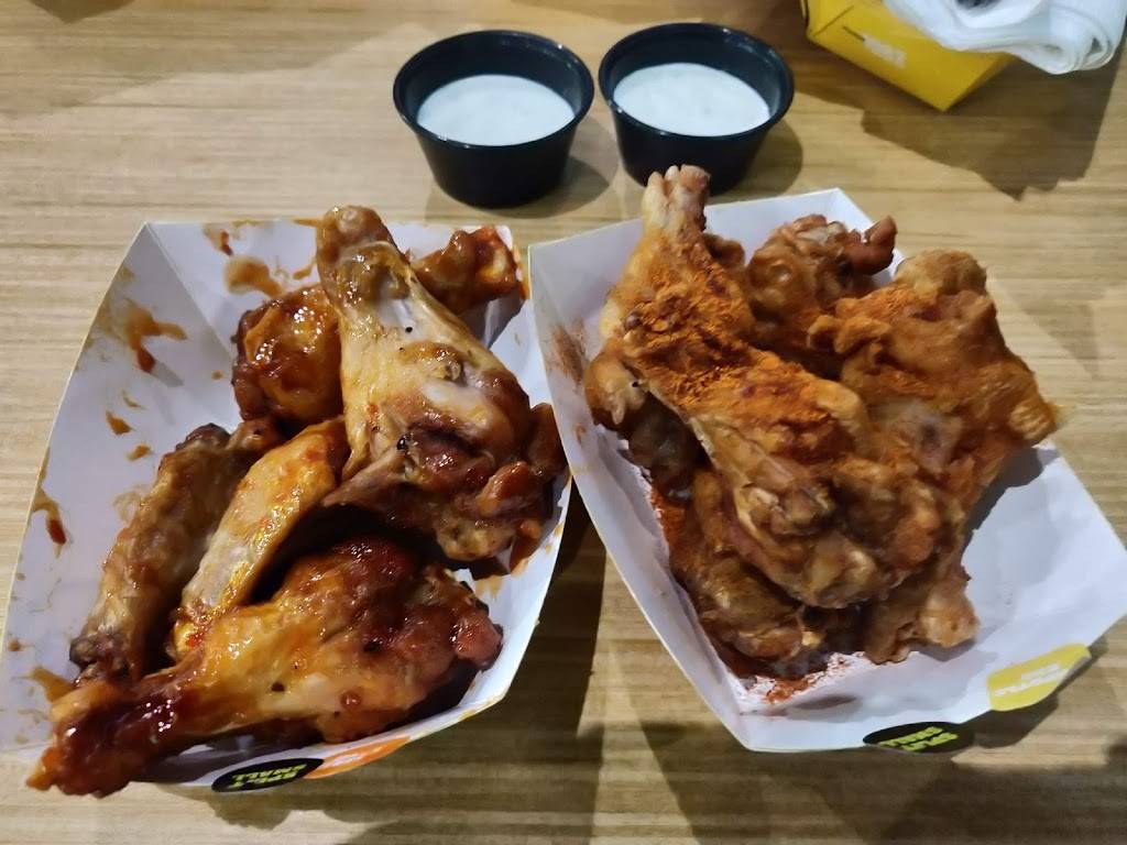 Buffalo Wild Wings | 5677 Gosford Rd, Bakersfield, CA 93313, USA | Phone: (661) 664-4550