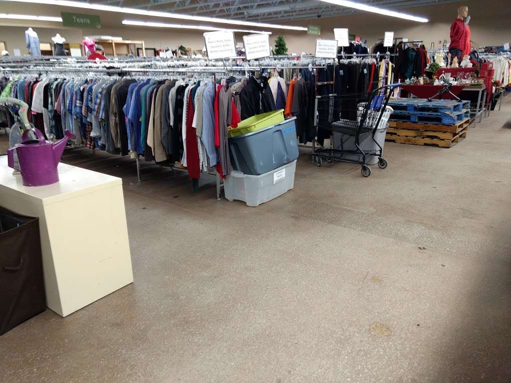 Hillcrest Thrift Store - 936 SE 3rd St, Lee's Summit, MO 64063