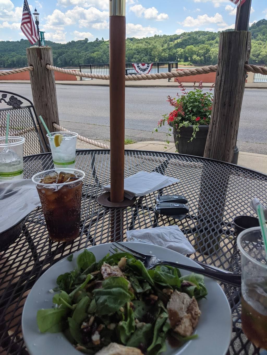 Front Street Café | 120 Front St, New Richmond, OH 45157, USA | Phone: (513) 553-4800