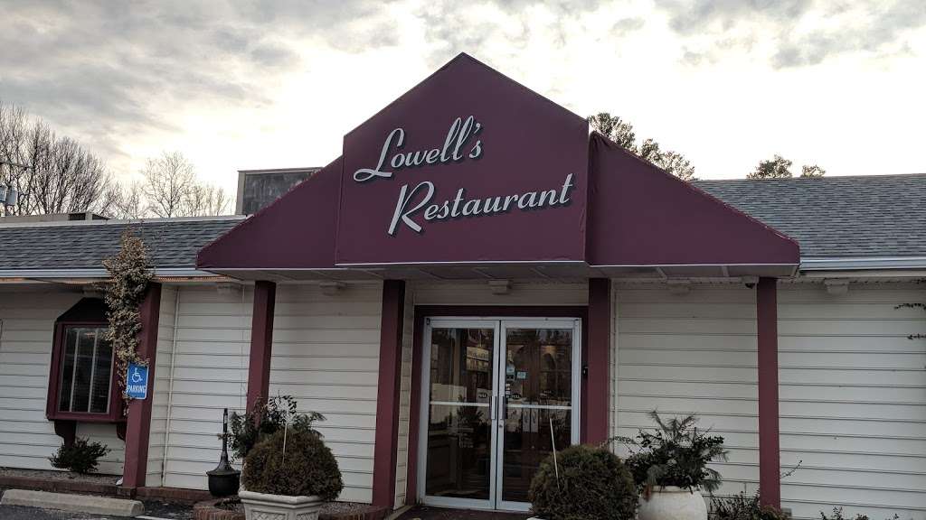 Lowells Restaurant | 75 Cape Road, Route 140, Mendon, MA 01756, USA | Phone: (508) 473-1073