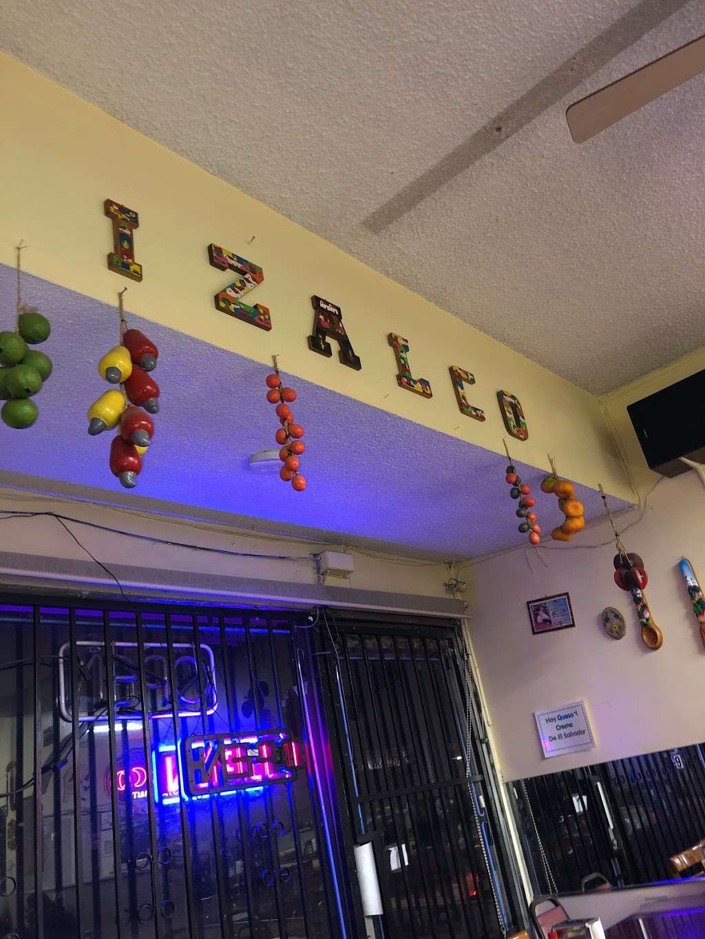 Izalco Restaurant | 10729 Burbank Blvd, North Hollywood, CA 91601, USA | Phone: (818) 760-0396