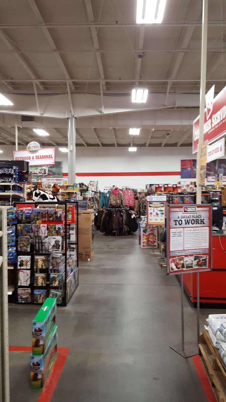 Tractor Supply Co. | 2374 Cross Pointe Dr, Rock Hill, SC 29730, USA | Phone: (803) 980-6115