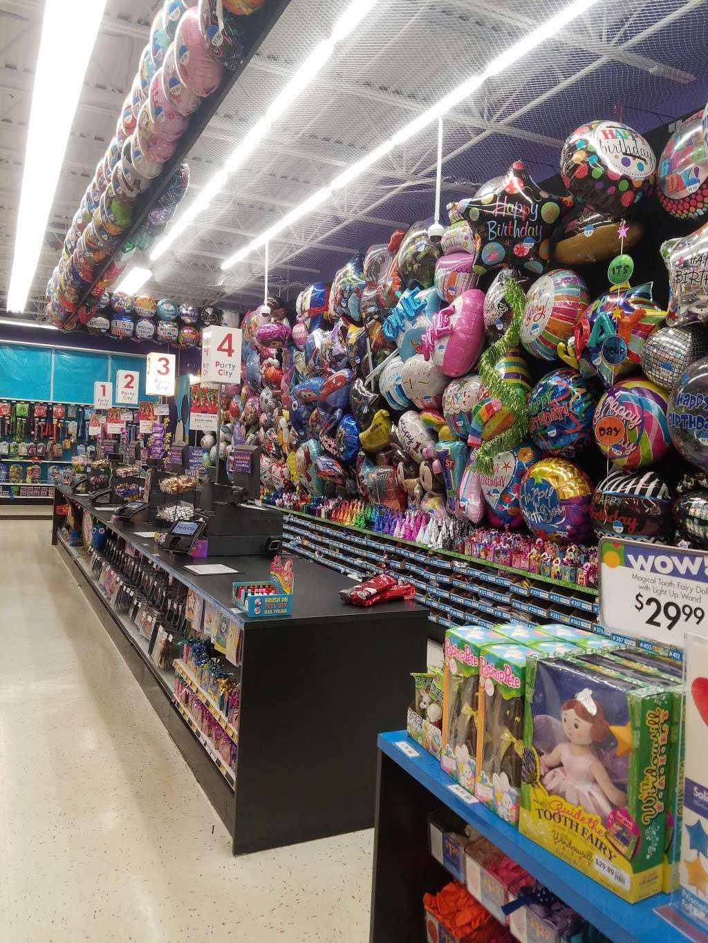 Party City | 214 S Randall Rd, Elgin, IL 60124, USA | Phone: (847) 468-1559