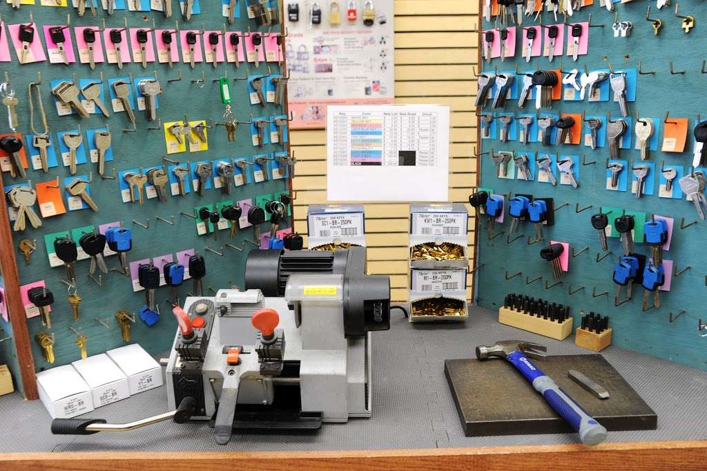 Baldinos Lock & Key Lorton | 7000 Newington Rd suite g, Lorton, VA 22079 | Phone: (703) 550-0770