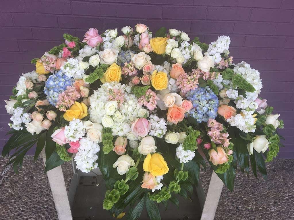 Ohl’s Flower Barn - Flowers by Adela | 646 Huntington Rd, Rosenberg, TX 77471, USA | Phone: (281) 242-4020