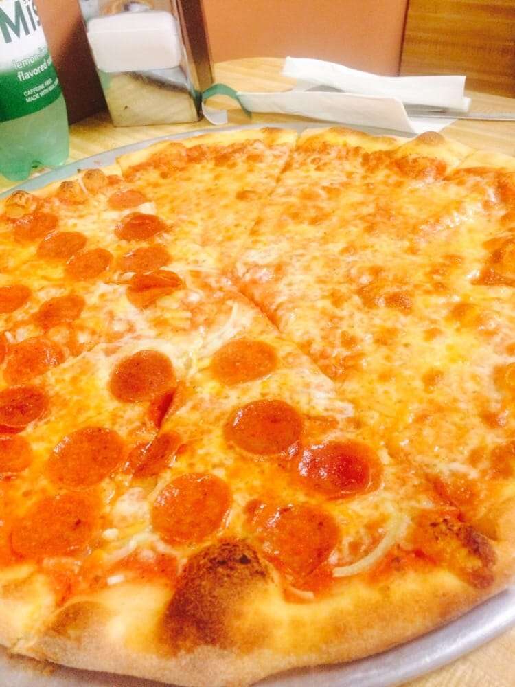 Lorettas Pizza | 3276 Layton Ave, Bronx, NY 10465, USA | Phone: (718) 931-5511