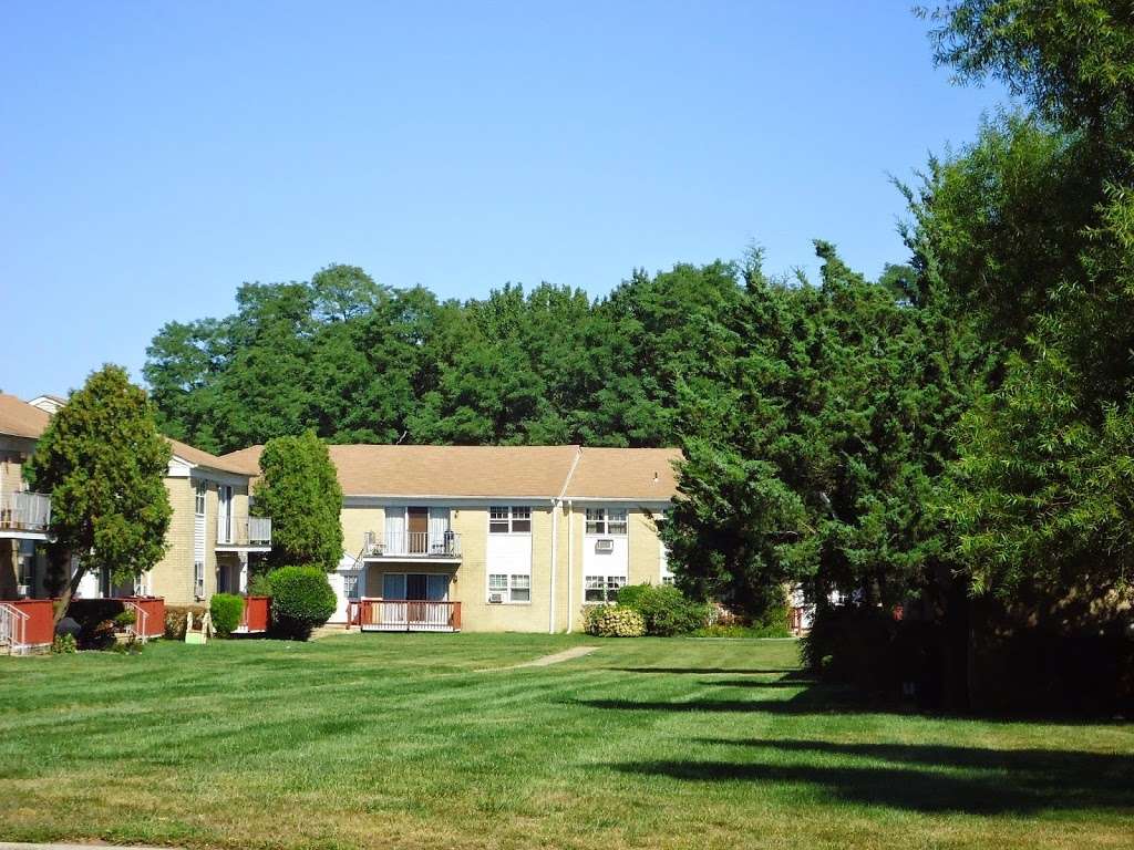Continental Garden Apartments | 33 Willow Dr, Ocean Township, NJ 07712 | Phone: (732) 493-4000