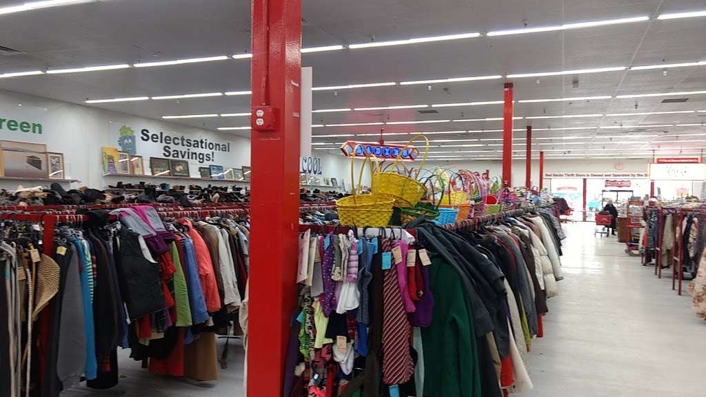 Red Racks Thrift Store | 922 MO-7, Blue Springs, MO 64015, USA | Phone: (816) 874-8812