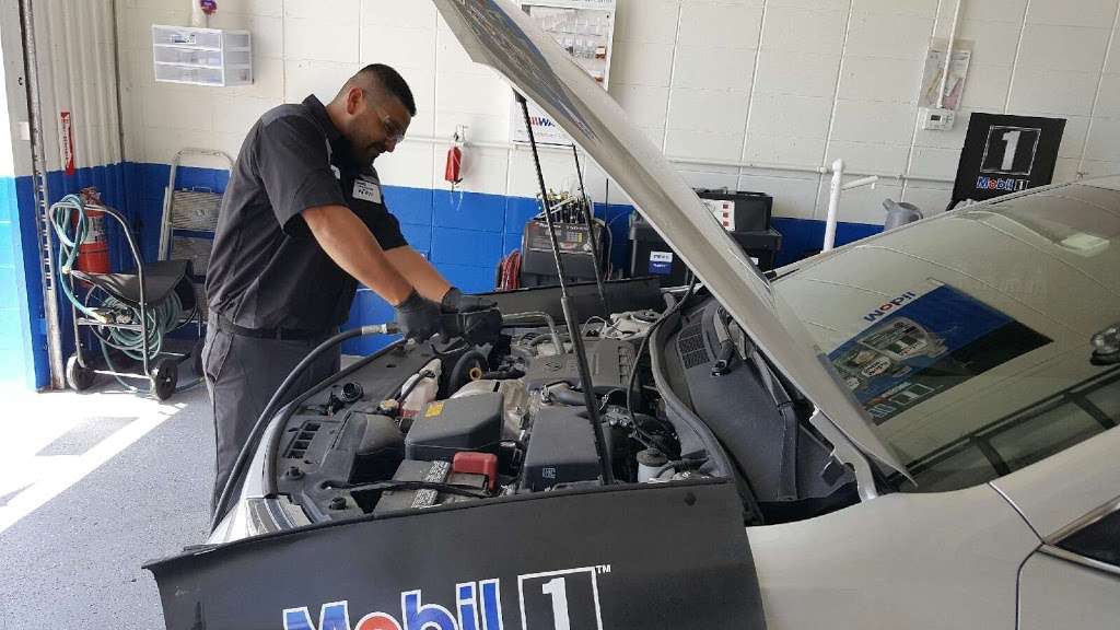 Mobil 1 Lube Express & Car Repair | 826 E Chicago St, Elgin, IL 60120, USA | Phone: (224) 268-3111