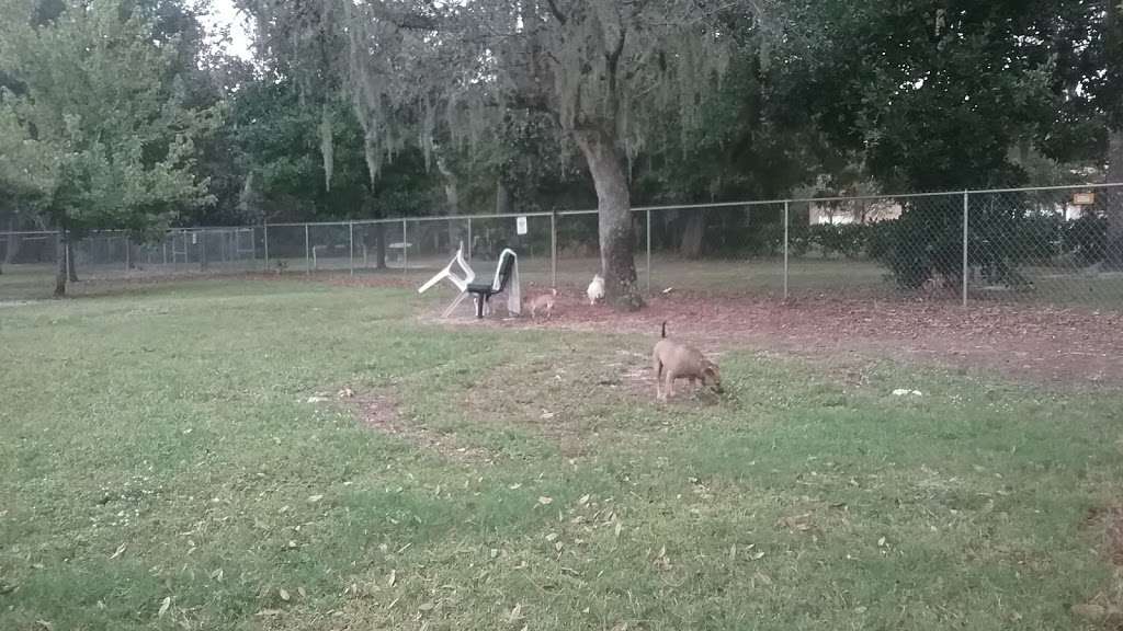 Mt Dora Dog Park | 1550 E 11th Ave, Mt Dora, FL 32757, USA | Phone: (352) 735-7183