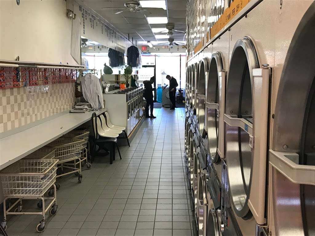 24508 Laundromat & Service (Evergreen Laundromat) | 245 Horace Harding Expy #08, Little Neck, NY 11362 | Phone: (347) 836-8749