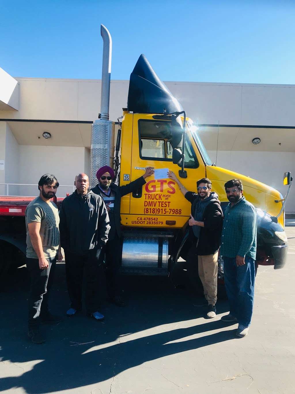 Gobind Truck Driving school | 30617 The Old Rd, Castaic, CA 91384 | Phone: (818) 915-7988